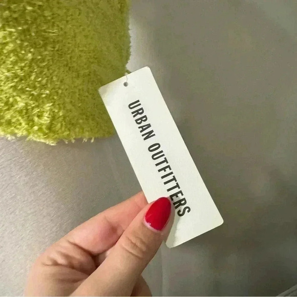 NWT URBAN OUTFITTERS CHARTRUESE TIE UP FUZZY TOP M - Picture 4 of 7